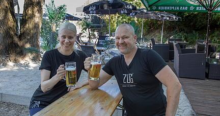 Geschäftsführer Marina und Stefan Riegler Slogan: Genieße dein Bier in einem "Zug
