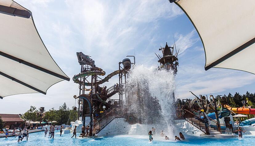 Der 31-jährige Verdächtige soll am Samstagmittag in das Erlebnisbad gekommen sein. (Archivbild) Der 31-jährige Verdächtige soll am Samstagmittag in das Erlebnisbad gekommen sein. (Archivbild)