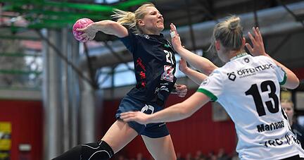 Sophie Lütke (links) rückte früh für Fatos Kücükyildiz auf die Spielmacherposition. Der Wechsel war jedoch nur bis zur Pause von Erfolg gekrönt.