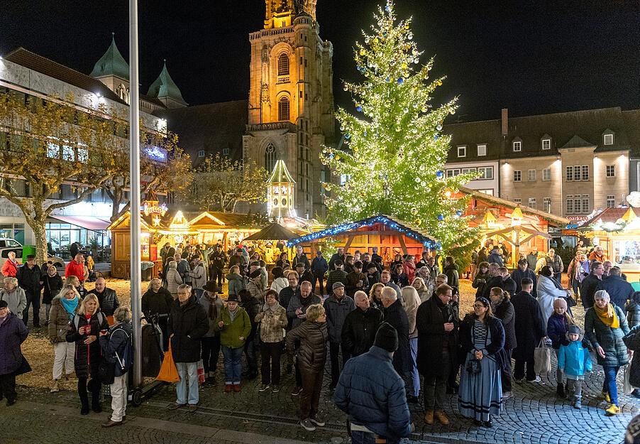 Von 11 bis 20 Uhr können Besucher täglich über den Weihnachtsmarkt schlendern.