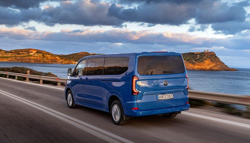 Schluckspecht: In die Kastenwagenversionen sollen bis zu neun Kubikmeter Ladung passen, f&uuml;r die &laquo;zivilen&raquo; Caravelle-Versionen nennt VW je nach Modell 1.239 bis 4.343 Liter.