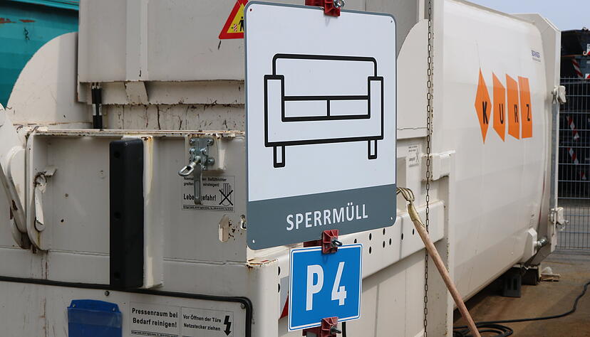 Auf dem Recyclinghof in Öhringen kann seit einiger Zeit auch Sperrmüll abgegeben werden. Die Zahl der Container nimmt genauso zu wie die neuer Regeln.