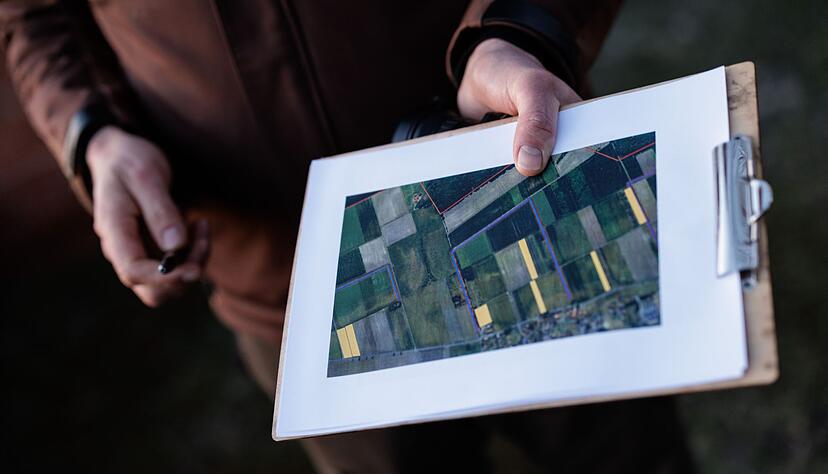 Auf einer Karte sind die Fl&auml;chen zu sehen, an denen die Rebhuhnz&auml;hlung sattfindet.