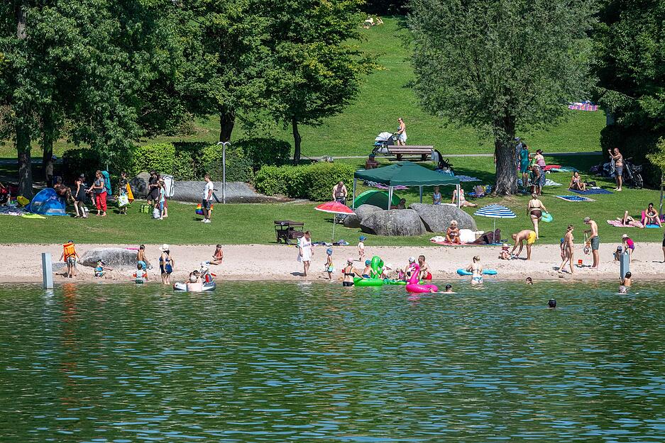 Der Blick über das glitzernde Wasser sorgt für Urlaubsstimmung.