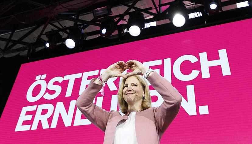 Die liberalen Neos segnen als letzter Partner die Dreier-Koalition von &Ouml;VP, SP&Ouml; und Neos in &Ouml;sterreich ab