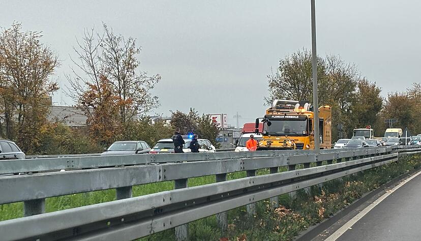 Am Dienstagmorgen kam es zu einem Unfall mit mehreren Verletzten auf der B27.