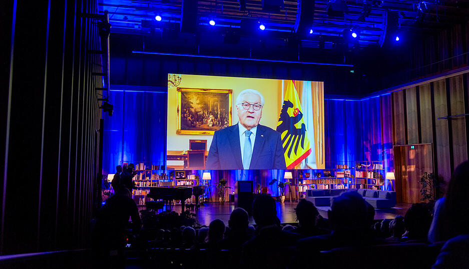 Prominente Redner wie Bundespräsident Frank-Walter Steinmeier ... Prominente Redner wie Bundespräsident Frank-Walter Steinmeier ...