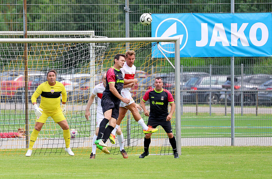 50-jähriges Vereins-Jubiläum des TSV Hardthausen: VfB Traditionself spielt gegen das Jako Dreamteam 50-jähriges Vereins-Jubiläum des TSV Hardthausen: VfB Traditionself spielt gegen das Jako Dreamteam