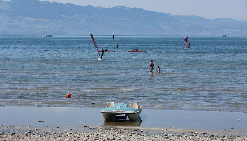Die Polizei geht davon aus, dass ein Badeunfall am Bodensee t&ouml;dlich endete. (Archivbild)
