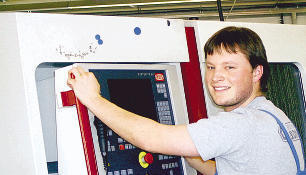 Seit 1996 fertigt das in Künzelsau gegründete Unternehmen Güldner in Niederstetten alles rund um das Thema Sonderschrauben. (Foto: privat)
