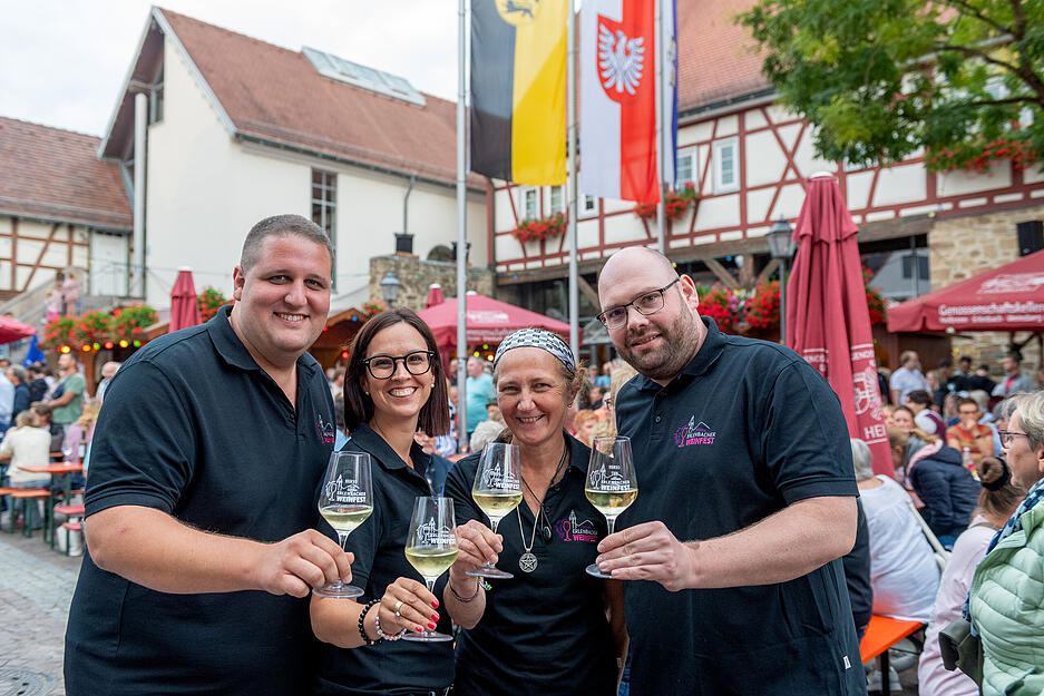 Das 47. Erlenbacher Weinfest l&auml;uft noch bis Montag.
