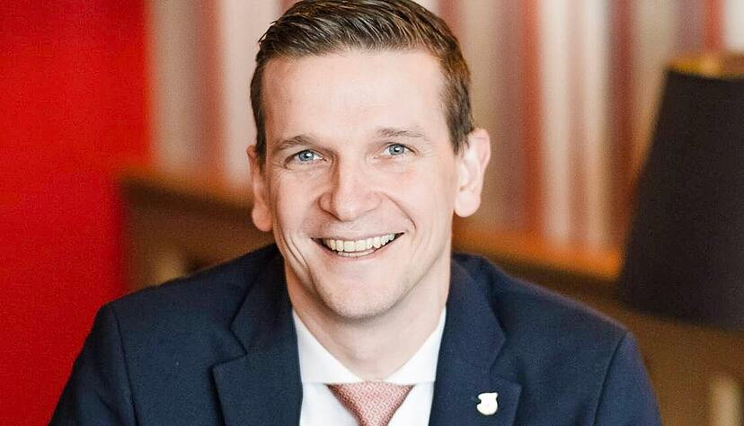 Bringt viel Erfahrung aus der internationalen Hotelbranche mit: Steffen Eisermann leitet seit Februar das Wald- und Schlosshotel Friedrichsruhe. Bringt viel Erfahrung aus der internationalen Hotelbranche mit: Steffen Eisermann leitet seit Februar das Wald- und Schlosshotel Friedrichsruhe.