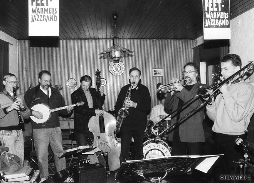 1995: Die Feetwarmers geben ein Konzert in Weinsberg zum 100. Geburtstag des Albvereins.
