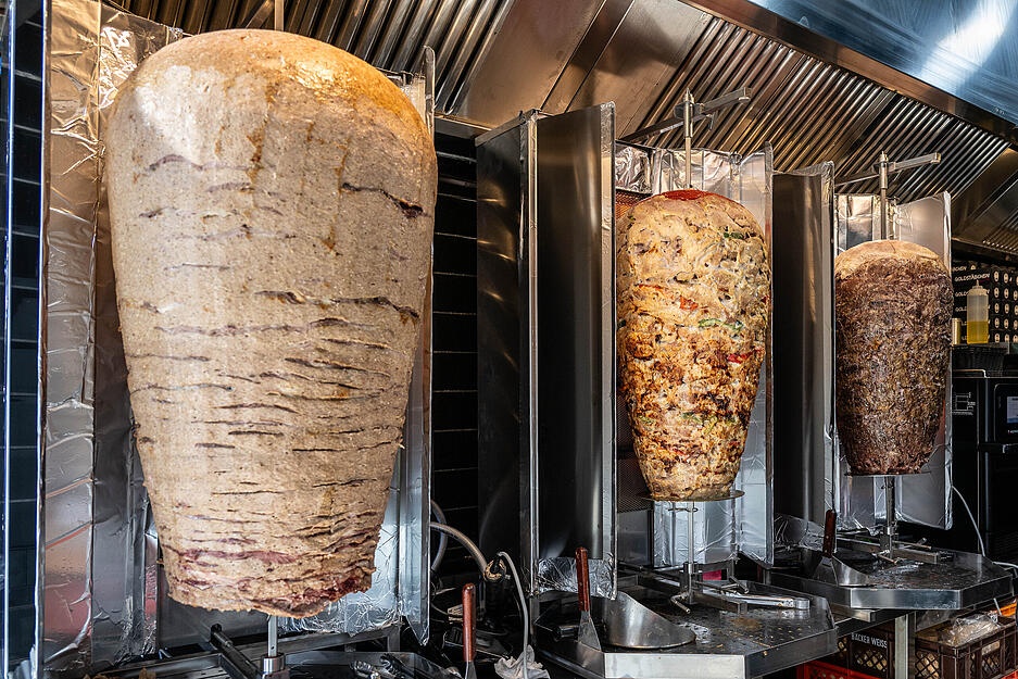 Daneben gibt es weitere Varianten mit H&uuml;hnerfleisch und mit Kalbfleisch.