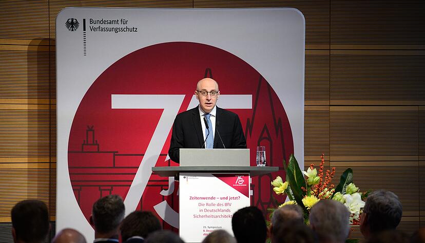 Vor einigen Wochen feierte das Bundesamt f&uuml;r Verfassungsschutz sein 75-j&auml;hriges Bestehen.