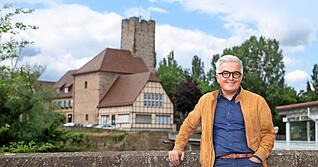 Hat in seiner verbleibenden dreijährigen Amtszeit noch einiges vor: Lauffens Bürgermeister Klaus-Peter Waldenberger.
Foto: Andreas Veigel Hat in seiner verbleibenden dreijährigen Amtszeit noch einiges vor: Lauffens Bürgermeister Klaus-Peter Waldenberger.
Foto: Andreas Veigel