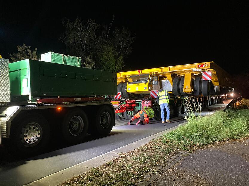 Denn: In der Ortsdurchfahrt Bitzfeld ist zwischen den H&auml;usern nur 8,22 Meter Luft.