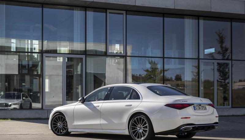 Rangieren leicht gemacht: Eine Hinterradlenkung mit zehn Grad Maximaleinschlag l&auml;sst den Wendekreis deutlich schrumpfen.