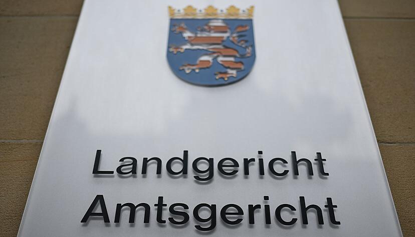 Das Amtsgericht verurteilte einen Fu&szlig;ballfan wegen K&ouml;rperverletzung.