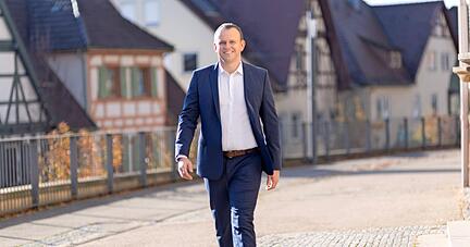 "Für die Familie und die neue Gemeinde muss der Wechsel passen", glaubt Bernd Bordon. Und er ist überzeugt: "Bei Ilsfeld passt es."
Foto: Frei