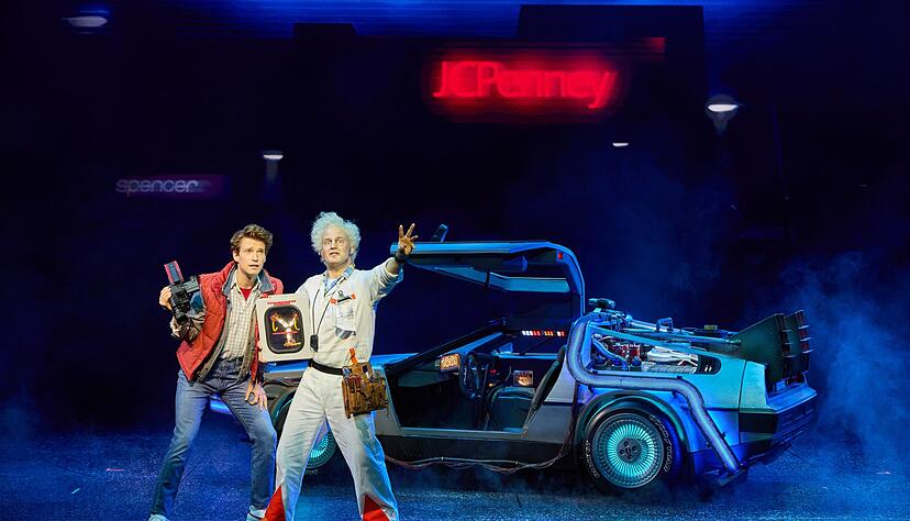 Marty McFly und Doc Brown gehen jetzt in Hamburg auf Zeitreise.