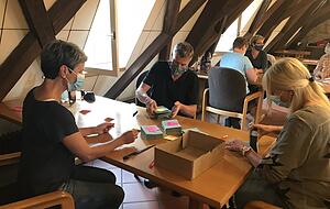 Um zwei Minuten nach 18 Uhr werden die Stimmen ausgezählt. Foto: Zimmermann Um zwei Minuten nach 18 Uhr werden die Stimmen ausgezählt. Foto: Zimmermann