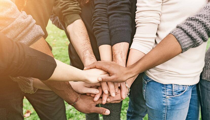 Die Plattform "MyBuddy" und das Projekt "Gesundheitslotsen" wollen Zugewanderten mit ihren Angeboten die Integration erleichtern.
Foto: william87/stock.adobe.com Die Plattform "MyBuddy" und das Projekt "Gesundheitslotsen" wollen Zugewanderten mit ihren Angeboten die Integration erleichtern.
Foto: william87/stock.adobe.com