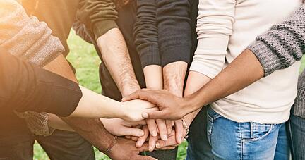 Die Plattform "MyBuddy" und das Projekt "Gesundheitslotsen" wollen Zugewanderten mit ihren Angeboten die Integration erleichtern.
Foto: william87/stock.adobe.com Die Plattform "MyBuddy" und das Projekt "Gesundheitslotsen" wollen Zugewanderten mit ihren Angeboten die Integration erleichtern.
Foto: william87/stock.adobe.com