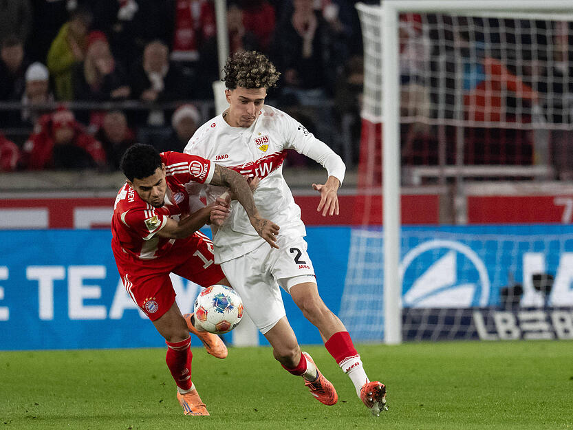 Ameen Al-Dakhil: Kassiert eine fr&uuml;he Gelbe Karte. Mega-Bock gegen Bayerns Jackson in der Anfangsphase, die er selbst gerade noch so ausb&uuml;gelt. Sp&auml;ter dann gut im Spiel und rechtfertigte seinen Einsatz. Note: 3,5