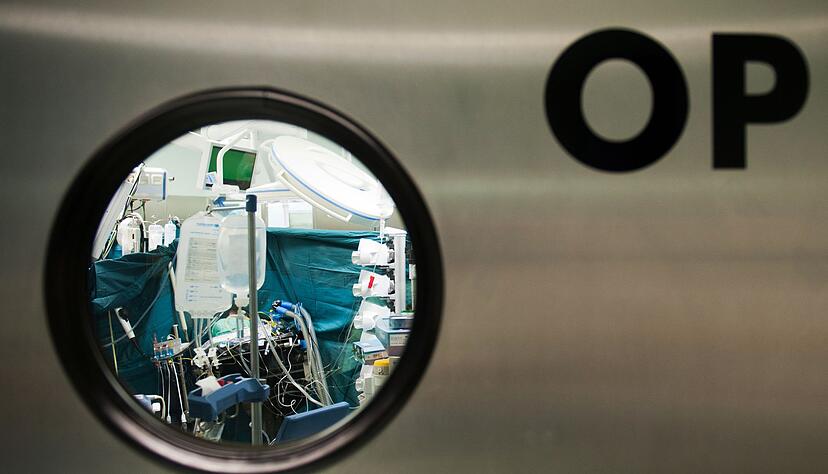 Die Ausgaben für Krankenhausbehandlungen steigen stark. (Archivbild)