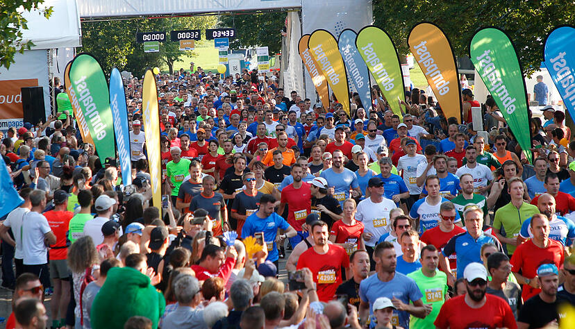 Neben dem Marathon starten Läufer am Samstag und Sonntag auf vielen weiteren Distanzen – wie hier über zehn Kilometer vor zwei Jahren.