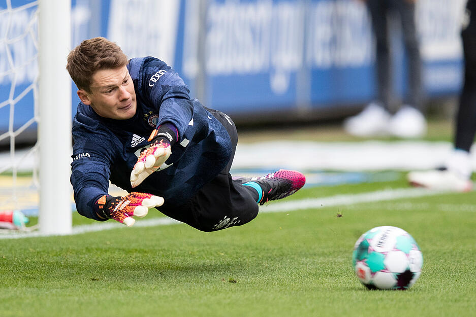 Dann folgte der Wechsel zu Bayern München, wo Nübel an Manuel Neuer vorbeikommen wollte. Doch der Versuch scheiterte.