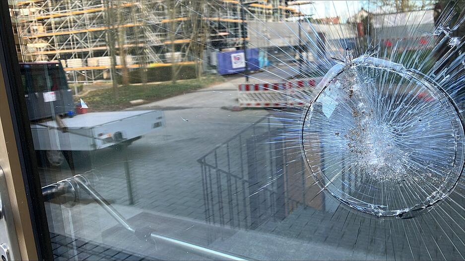 Wie hoch der angerichtete Schaden ist, lässt sich bislang nicht abschätzen.