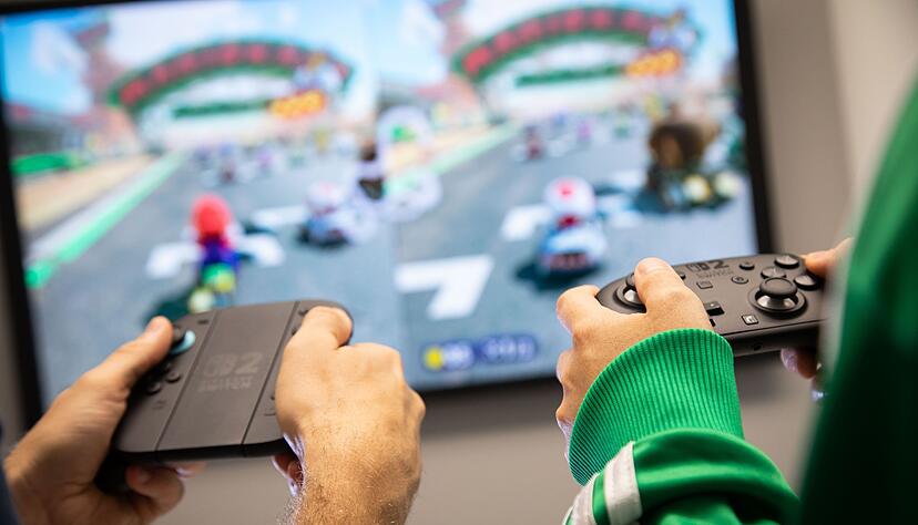Switch pur: Auch die 2. Konsolengeneration steht für Spaß mit Freunden im Multiplayer-Modus daheim auf dem Sofa.
