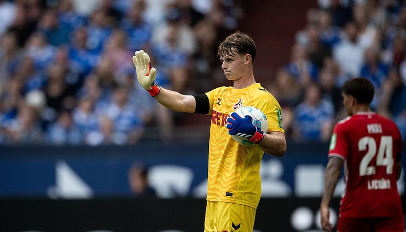 FC Kölns Torwart Jonas Urbig könnte zum FC Bayern München wechslen. FC Kölns Torwart Jonas Urbig könnte zum FC Bayern München wechslen.
