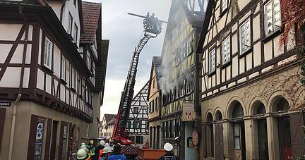 Das einsturzgefährdete Gebäude soll vorerst mit einer provisorischen Zwischendecke konsolidiert werden.