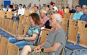 Rund 60 Menschen sind − teils sogar aus München − zur Veranstaltung gekommen. Mit ihr endet die Vorbereitung, nun startet das Genehmigungsverfahren.