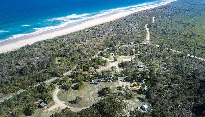 Der Strand liegt abgelegen, ist aber bei Badegästen sehr beliebt.