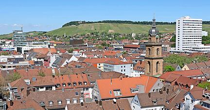 Blick &uuml;ber die Heilbronner Innenstadt: Wie viel Grundsteuer f&auml;llig wird, bemisst sich k&uuml;nftig am Bodenrichtwert. F&uuml;r den gr&ouml;&szlig;ten Teil der Region sind diese Zahlen &uuml;ber ein zentrales Internet-Portal schon abrufbar.
Foto: Archiv