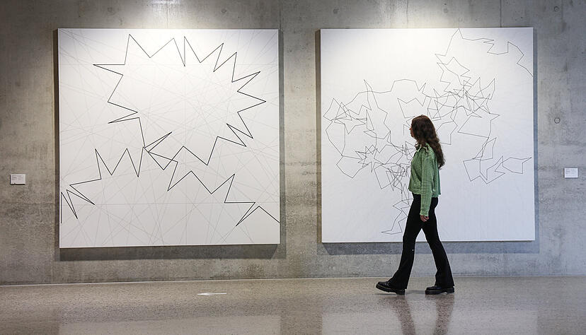 25, teils mehrteilige Arbeiten von François Morellet laden im Atrium im Museum Würth 2 ein, in den Kosmos der Konkreten Kunst einzutauchen.
Foto: Ufuk Arslan 25, teils mehrteilige Arbeiten von François Morellet laden im Atrium im Museum Würth 2 ein, in den Kosmos der Konkreten Kunst einzutauchen.
Foto: Ufuk Arslan