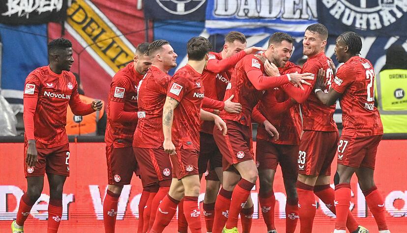 Der 1. FC Kaiserslautern hat das Zweitliga-Spiel gegen den Karlsruher SC klar für sich entschieden.
