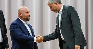 Der AfD-Landesvorsitzende Markus Frohnmaier (l) und Tübingens Oberbürgermeister Boris Palmer (parteilos) nach der Diskussionsrunde.