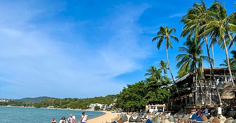 Gerade auf der beliebten Insel Ko Samui erwartet die Tourismusbranche einen deutlichen Einbruch der Touristenzahlen. (Archivbild) Gerade auf der beliebten Insel Ko Samui erwartet die Tourismusbranche einen deutlichen Einbruch der Touristenzahlen. (Archivbild)