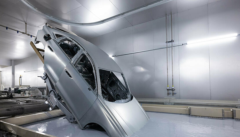 Mit neuen Methoden wie zum Beispiel der kathodischen Tauchlackierung sinkt der Energieverbrauch nach Angaben von Audi signifikant.
