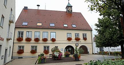 Wer wird neuer Chef oder neue Chefin im Rathaus in Neuenstadt? Diese Frage beschäftigt die Bürger, die am 24. Oktober abstimmen werden.
Foto: Ralf Seidel