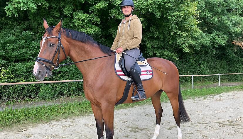 Lukas Hoffmann auf seinem Pferd Lucento.