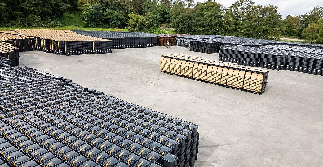 Auch dem Wartberg warten Hunderttausende Tonnen für Rest-, Bio- oder Plastikmüll auf ihre Auslieferung. Auch dem Wartberg warten Hunderttausende Tonnen für Rest-, Bio- oder Plastikmüll auf ihre Auslieferung.