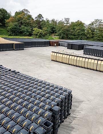 Auch dem Wartberg warten Hunderttausende Tonnen für Rest-, Bio- oder Plastikmüll auf ihre Auslieferung. Auch dem Wartberg warten Hunderttausende Tonnen für Rest-, Bio- oder Plastikmüll auf ihre Auslieferung.