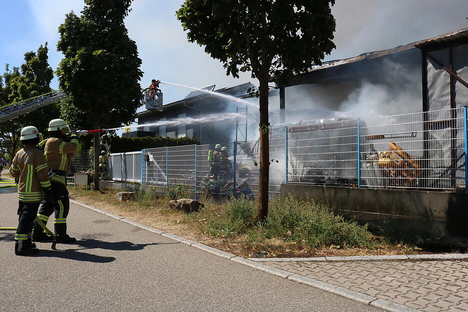 Brand einer Lagerhalle in Öhringen