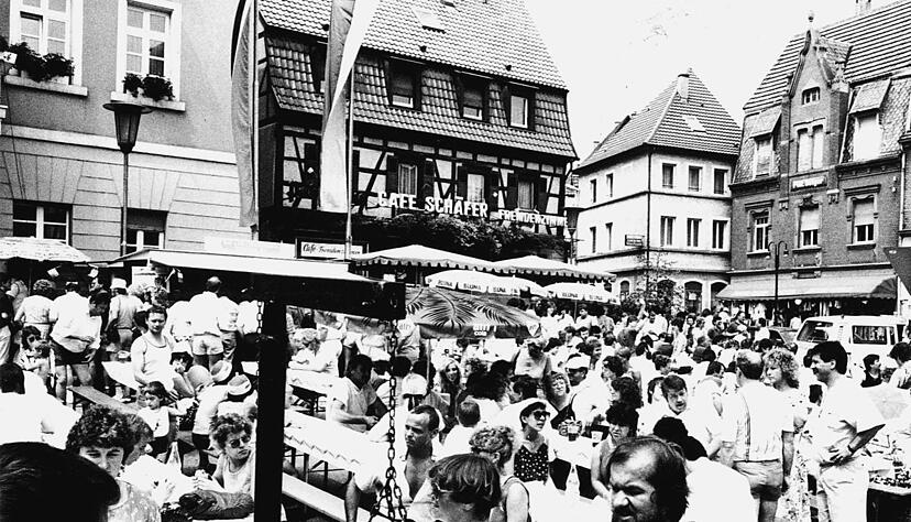 Feststimmung am Streckenrand. Nicht nur in Eppingen auf dem Marktplatz tummelte sich das Volk. Auch in Brackenheim oder Beilstein.